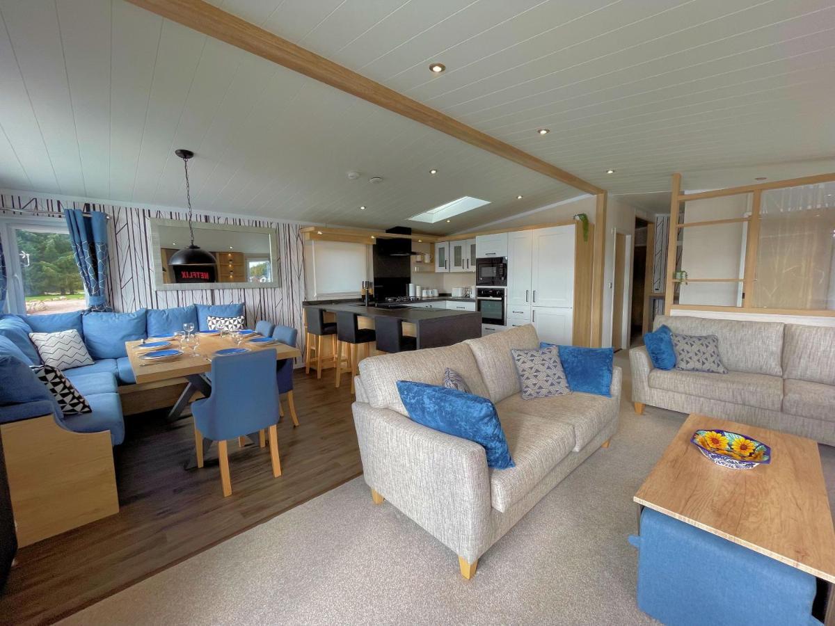 אנן Luxury Lakeside Lodge With Htub Beautiful Views מראה חיצוני תמונה